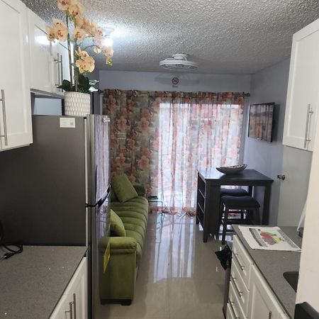Apartamento Comfy And Cozy Kingston Exterior foto