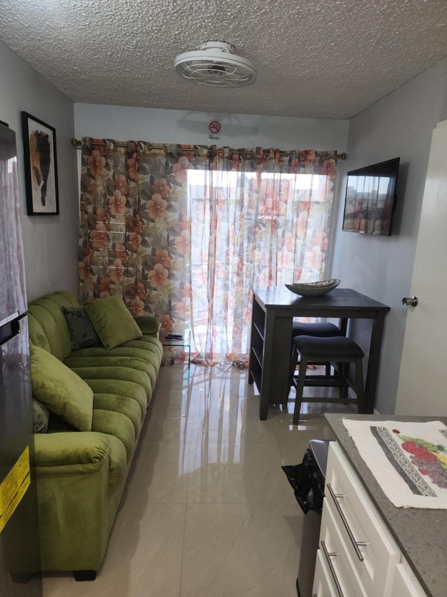 Apartamento Comfy And Cozy Kingston Exterior foto