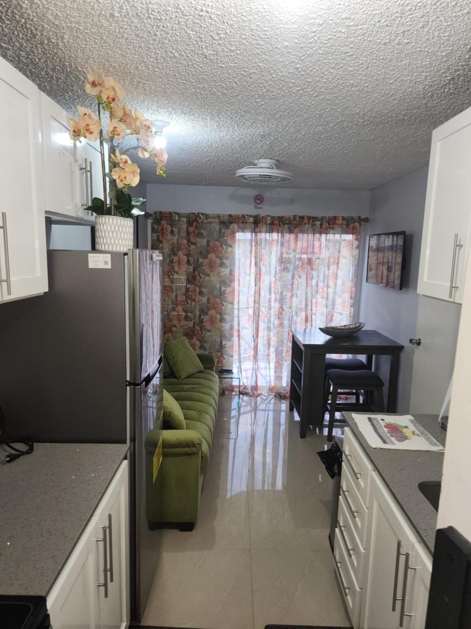 Apartamento Comfy And Cozy Kingston Exterior foto